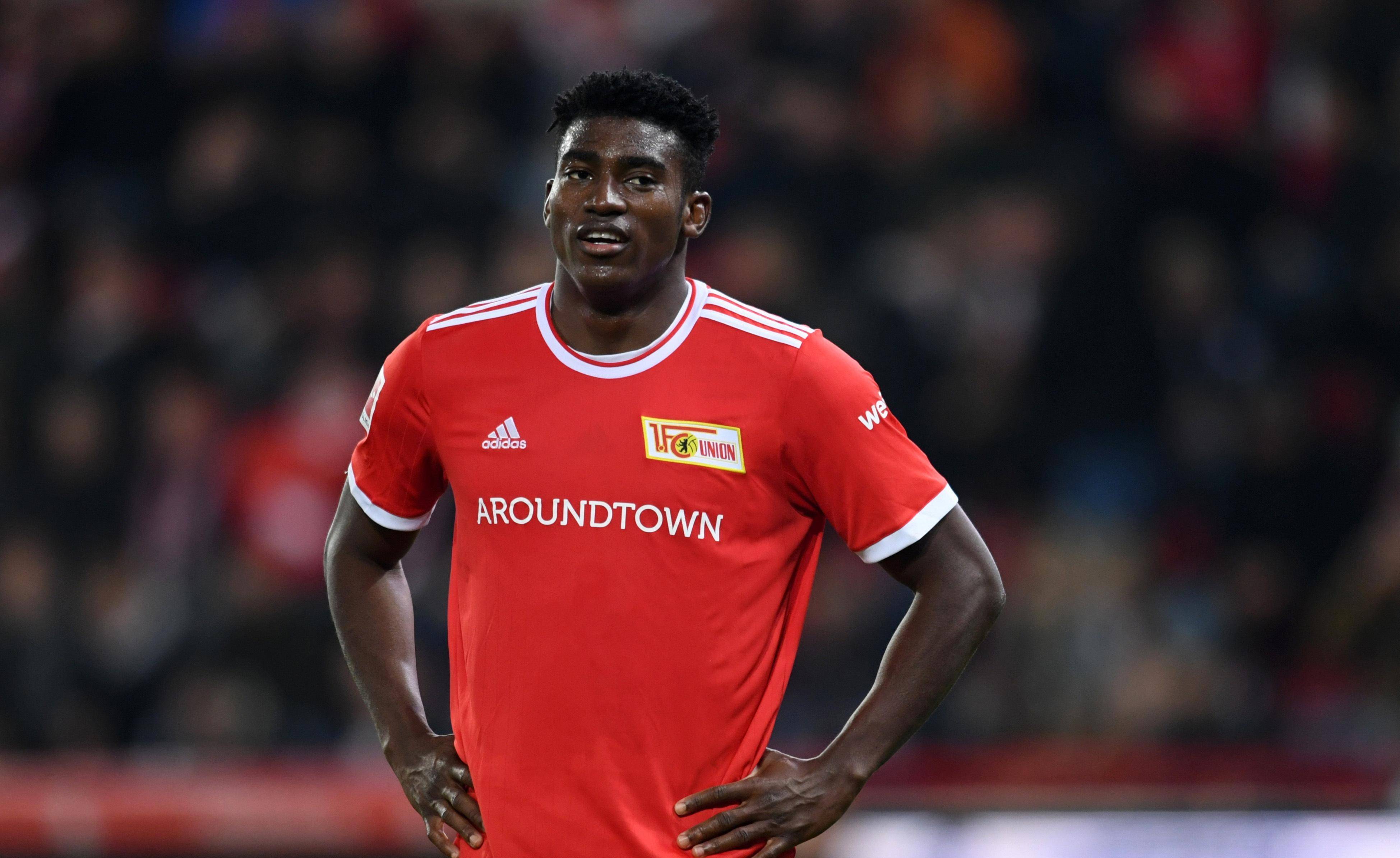 奥格斯堡球员疲惫不废，取得胜利