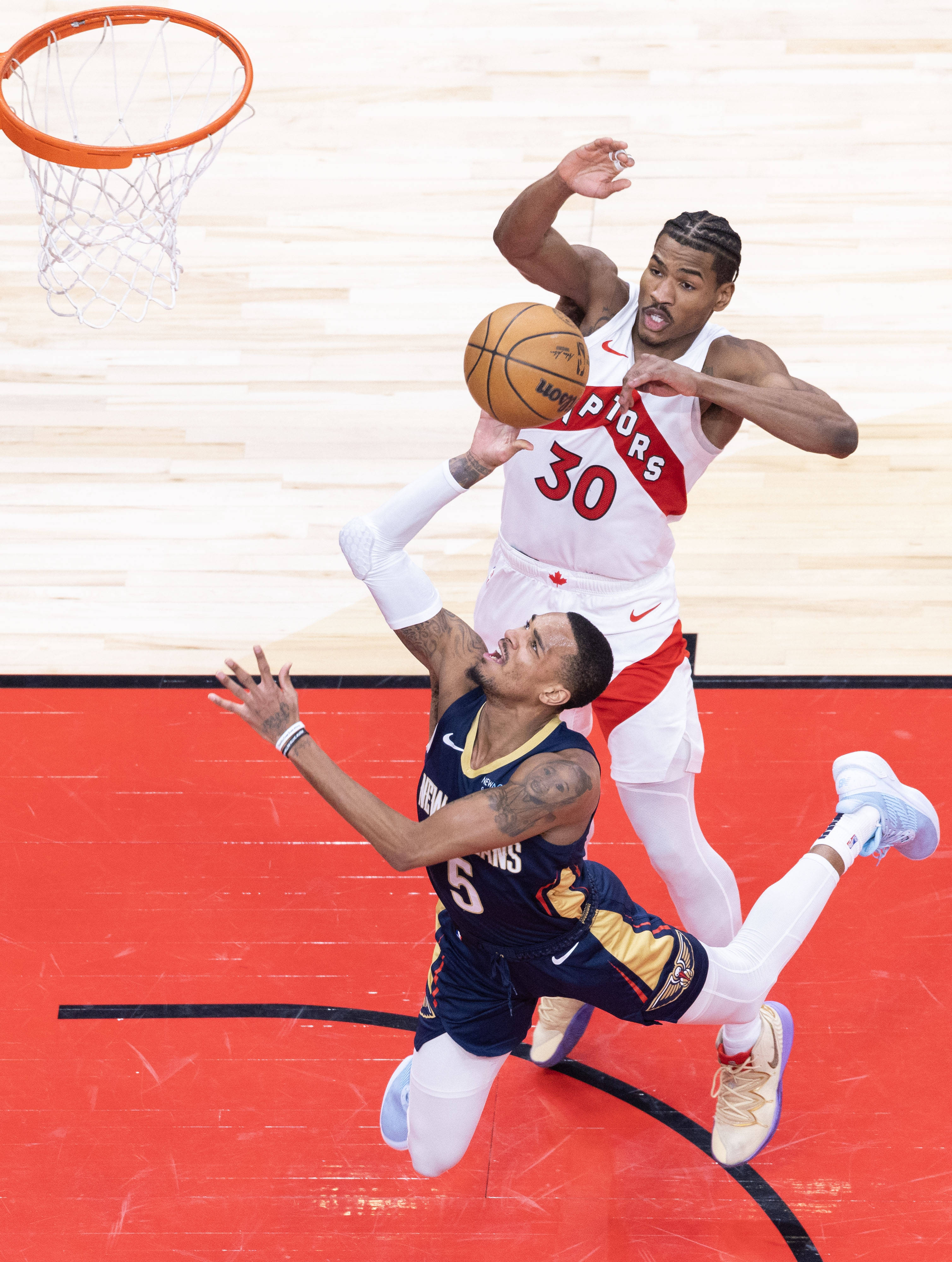 猛龙惊险胜鹈鹕,范弗利特两双表现受瞩目 猛龙惊险胜鹈鹕,范弗利特两双表现受瞩目